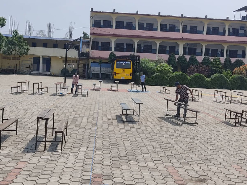 यसरी बनाइँदैछ भरतपुरको मतदानस्थल (फोटोफिचर)